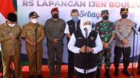 Gubernur Jawa Timur, Khofifah Indar Parawansa saat meresmikan Rumah Sakit Lapangan Ijen Boulevard (RSLIB).Malang, (8/2/2022)