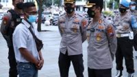 Kapolres Jember AKBP. Hery Purnomo SH. SIK, memimpin langsung kegiatan Pamor Keris,
saat menyisir kawasan kota Jember pada Kamis (10/2/2022).
