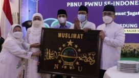Gubernur Jawa Timur, Khofifah Indar Parawansa, saat Silaturahim bersama PBNU dan PWNU dan Harlah Ke-99 NU di Gedung Negara Grahadi Surabaya, Rabu (16/2/2022) malam.