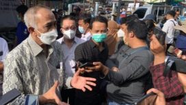 Direktur Jenderal Perdagangan Dalam Negeri Oke Nurwan, saat  berkunjung ke Pasar Larangan Sidoarjo.Selasa (22/2/2022).