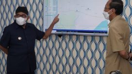 Bupati Sumenep Ahmad Fauzy ,SH.MH, saat mengunjungi Call Center 112 di Kantor Dinas Komunikasi dan Informatika Kabupaten Sumenep, Selasa (22/02/2022).
