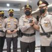 Kapolda Jatim Irjen Pol.Nico Afinta, saat memimpin Sertijab  di Gedung Patuh Mapolda, Rabu (23/2/2022).
