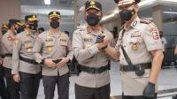 Kapolda Jatim Irjen Pol.Nico Afinta, saat memimpin Sertijab di Gedung Patuh Mapolda, Rabu (23/2/2022).