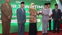 Gubernur Jawa Timur, Khofifah Indar Parawansa, saat meresmikan operasional Rumah Sakit Yasyfin Darussalam milik Pondok Modern Darussalam Gontor (PMDG) Ponorogo, Sabtu (26/2/2022).