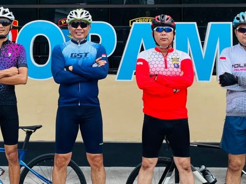 Pantau Kamtibmas, Kapolresta Palangka Raya Keliling Kota Bersepeda