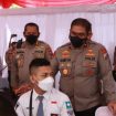 Brigjen Pol Slamet Hadi Supraptoyo bersama Pejabat Utama Polda Jatim, Kabinda Jatim Marsma TNI Rudy Iskandar, serta Forpimda Kabupaten Lamongan, melakukan pengecekan vaksinasi serentak di Lamongan. Sabtu (26/2/2022).