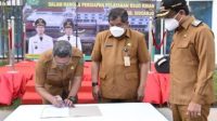 Bupati Sidoarjo Ahmad Muhdlor Ali, saat  memimpin apel bersama karyawan-karyawati RSUD Krian dalam rangka persiapan pelayanan RSUD Krian, Senin (7/3/2022).