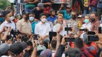 Wagub Jatim Emil bersama Forkopimda Jatim, saat menemui sopir truk yang bergabung dalam wadah GSJT, saat di Kantor Dinas Perhubungan Provinsi Jatim, Jalan A. Yani Surabaya, Jumat (11/3/2022).