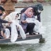 Ketua Forum Peningkatan Konsumsi Ikan (Forikan) Provinsi Jawa Timur Arumi Bachsin Emil Dardak  menebar 25.000 ekor benih ikan di Bojonegoro.Selasa (15/3/2022).