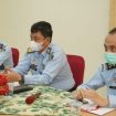 Kadiv Pemasyarakatan Kanwil Kemenkumham Jatim, Teguh Wibowo, 
saat memberikan arahan pada seluruh pejabat struktural dan staf mengikuti kegiatan secara hybrid .Senin (14/3/2022).