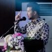 Wakil Gubernur Jawa Timur Emil Elestianto Dardak saat menghadiri Wisuda Sarjana ke-18 Universitas Islam Majapahit (UNIM) Mojokerto Tahun Akademik 2020/2021, Rabu (24/3/2022).