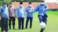 Bupati Sidoarjo Gus Mudhlor, saat memberikan Spirit olahraga sepakbola