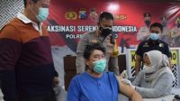 Kapolresta Sidoarjo Kombes Pol. Kusumo Wahyu Bintoro, bersama pejabat utama meninjau vaksinasi usai ikuti zoom meeting dengan Kabaintelkam Polri.Sabtu (26/3/2022)
