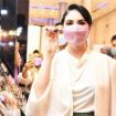 Ketua dewan Kerajinan Daerah Jawa Timur Arumi Bachsin Emil Dardak pada gelaran Surabaya X Beauty di Grand City Convex, Jumat (25/3/2022).