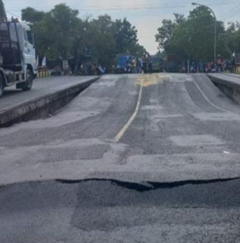 DPRD Jatim Minta BBPJN Jawa Timur – Bali Segera Perbaiki Amblesnya Jembatan di Lamongan