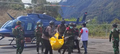 TNI AD Kerahkan Helly Bell Evakuasi 8 Korban Pembantaian KST
