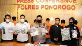 Kapolres Ponorogo saat konferensi pers peristiwa petasan meledak di bulan Ramadhan.Rabu (6/4/22)