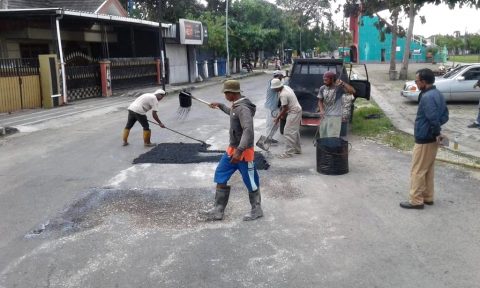 DPUPR Blora Mulai Pengerjaan Jalan Rusak di Lingkar Kota