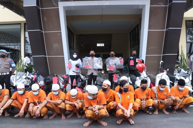 
					Polres Blitar Amankan 13 Tersangka Dalam 7 Kasus Curanmor