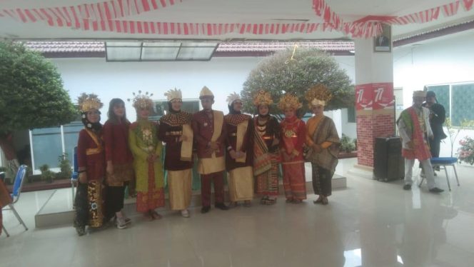 
					Memerikan HUT RI Ke 77 Camat Gumukmas Gelar Karnaval