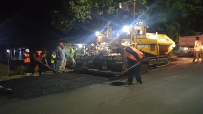 
					Warga Jember Dilibatkan Dalam Proyek Pengaspalan Jalan Provinsi