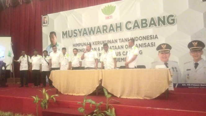 
					Bupati Jember: “Selamat Kepada Terpilihnya Ketua HKTI DPC Jember”
