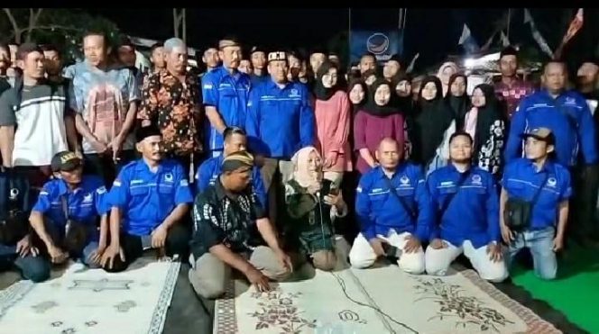 
					H. Khurul Fatoni Bersama, RCTI dan Masyarakat Desa Kepanjen Resmikan Lapangan bola voli Surya Pansela