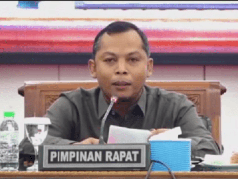 Tidak Hapal Pancasila, Ketua DPRD Lumajanng Mundur