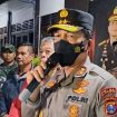 Kapolda Jawa Timur Jatim Irjen Pol Nico Afinta dicopot dari jabatannya dan dimutasi menjadi Staf Ahli Bidang Sosial Budaya Kapolri.