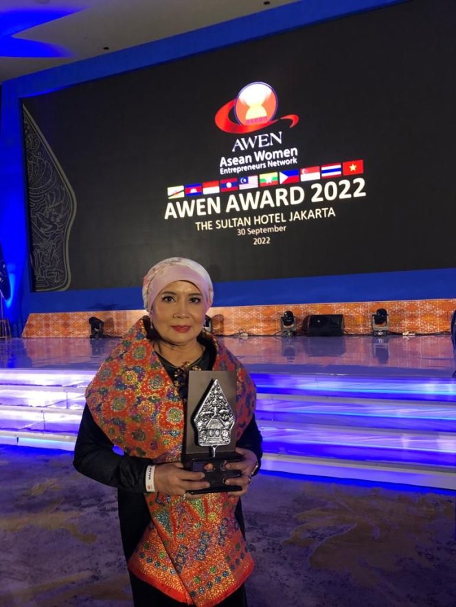 
					Mendapatkan Penghargaan Nasional dan Internasional, Halimah Munawir Ingin Lebih Banyak Berbuat Untuk Orang Banyak