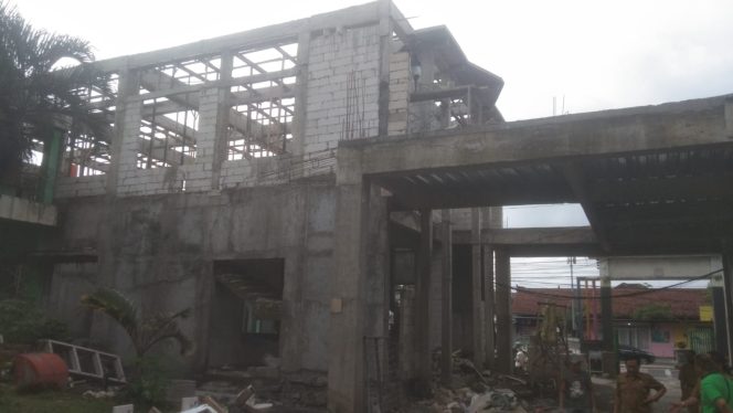 
					Pakai Dana Swadaya Masyarakat dan Donatur, Pembangunan Masjid At Taqwa SMAN 4 Jember