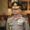 Kapolda Jawa Timur Irjen Teddy Minahasa yang baru menjabat empat hari sesuai dalam surat telegram nomor ST/2134/X/KEP/2022 tanggal 10 Oktober 2022. Irjen Teddy sebelumnya menjabat Kapolda Sumatera Barat (Sumbar).