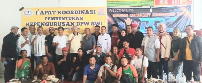 
					Rakor pembentukan pengurus DPW SWI Provinsi Jawa Timur memutuskan secara aklamasi Suharto menjadi Ketua DPWI SWI Jatim. Sabtu (5/11/2022)