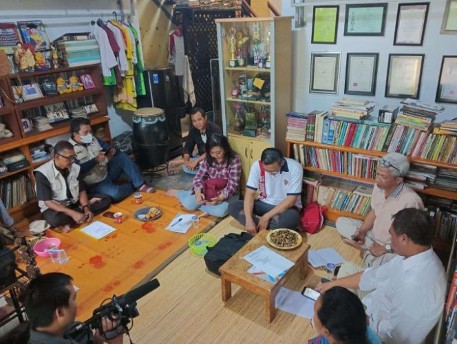 
					Suasana Rapat Pleno yang digelar di sanggar Humaniora, Senin (14/11/2022)