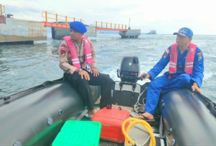 Berikan Rasa Aman dan Nyaman, Satpolairud Polresta Banyuwangi Patroli Perairan Selat Bali