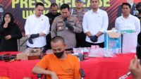 Kapolres Gresik AKBP Mochamad Nur Azis, saat konferensi pers penangkapan dukun pengganda uang yang meresahkan masyarakat Gresik.