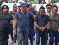 Samanhudi Anwar Saat ditangkap Polda Jatim terkait kasus perampokan Rumah Dinas Wali Kota Blitar
Blitar