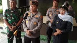 Kapolda Jatim Irjen Pol Dr.Toni Harmanto bersama Gubernur Jawa timur dan Pangdam V Brawijaya saat memberikan keterangan terkait maraknya kabar penculikan anak di Jawa timur, Selasa (31/1)