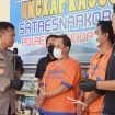 Kapolresta Sidoarjo Kombes Pol Kusumo Wahyu Bintoro, saat konferensi pers ungkap keberhasilan anggota nya meringkus dua pengedar narkoba di hotel Luminor Sidoarjo.