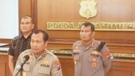 Kapolda Jatim Irjen Pol.Dr. Toni Harmanto, saat memberikan keterangan pers terkait tindak lanjut ledakan petasan di Blitar.