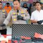 Kapolresta Sidoarjo Kombes Pol. Kusumo Wahyu Bintoro, saat konferensi pers penangkapan pelaku penjualan senjata ilegal,