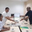 Erwin Rizkian Kabid CSR DPP SWI sekaligus selaku Ketua Yayasan Rumah Pengembangan dan Pemberdayaan Disabilitas (YRPPD) dan Yanuar, Bidang Kepesertaan BPJamsostek Kantor Mampang, Jakarta melakukan penandatanganan PKS di Kantor BP Jamsostek Jakarta Mampang, Selasa (7/2/2023).