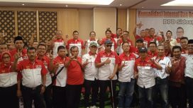 Seluruh jajaran pengurus DPD LSM LIRA Kabupaten Sidoarjo, saat  konsolidasi internal dan orasi di Fave Hotel kawasan jalan Jenggolo Sidoarjo, Rabu (15/ 3)