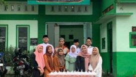 Kepengurusan IPNU IPPNU masa bakti 2023-2025 dengan membagikan sebanyak 50 takjil es buah yang dilaksanakan didepan Kantor Majelis Wakil Cabang (MWC NU) Kecamatan Tanggul. (25/03/2023).