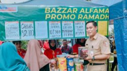 Disperindag Jember saat memantau pasar ramadhan. (27/03/2023).