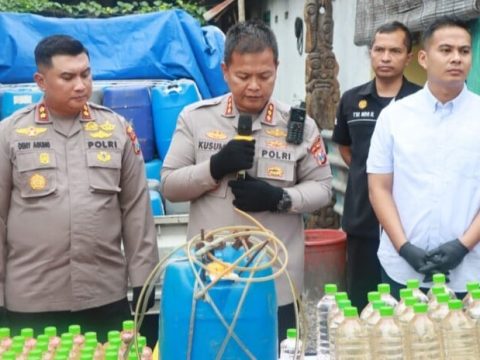 Satresnarkoba Polresta Sidoarjo Bongkar Perdagangan Miras Ilegal di Sugihwaras
