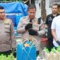 Kapolresta Sidoarjo Kombes Pol. Kusumo Wahyu Bintoro, saat memberikan keterangan terkait pembongkaran perdagangan Miras Ilegal di Desa Sugiwaras, Candi.