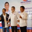 Ketua DPW Perindo Jawa Barat Brigjen TNI (Purn) Umar Sanusi S.Sos, M.Si dan Sekretaris DPW Perindo Jabar Wawan Setiawan SH, MI.Pol usai dilantik Ketua Umum DPP Partai Perindo Hary Tanoesoedibjo (HT) di Hotel Grand Tjokro, Jalan Cihampelas, Kota Bandung, Minggu (19/3/2023).