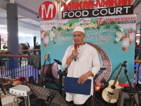 Hanafi owner makan-makan foodcourt saat sambutan. (31/03/2023).