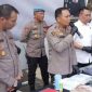 Kapolrestabes Surabaya Kombes Pol Pasma Royce, saat konferensi pers penangkapan pelaku curanmor di wilayah Surabaya, Senin (10/4)